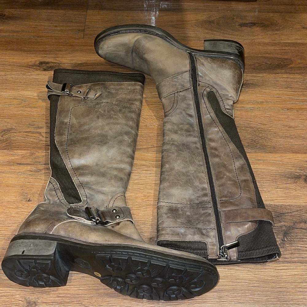 Brown Zip Up Calve Boots